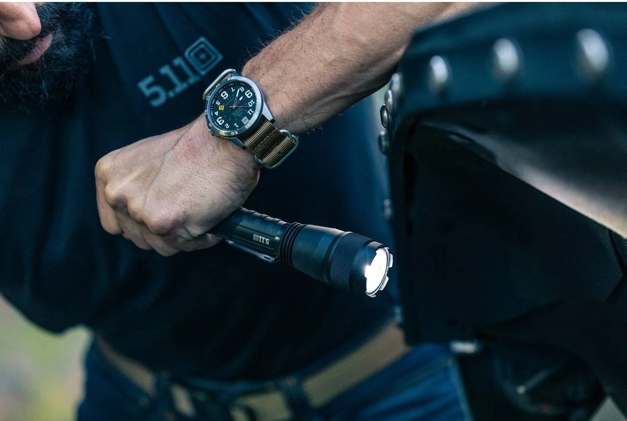 5.11 Tactical Response XR2 Flashlight 53402 12 5.11 Tactical Response XR2 Flashlight 53402 - Image 10