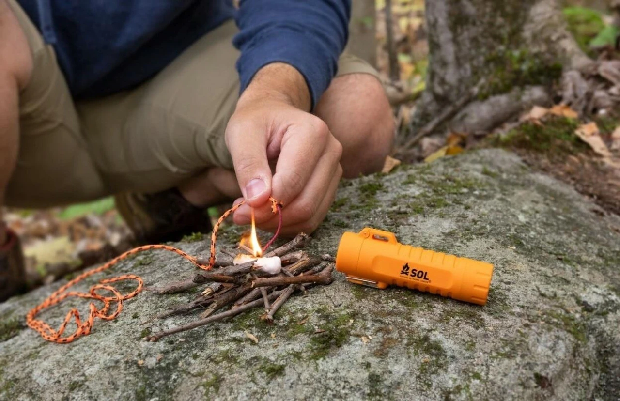 Adventure Medical Kits SOL Fire Lite Fuel Free Lighter 0140-1243 8 Adventure Medical Kits SOL Fire Lite Fuel Free Lighter 0140-1243 - Image 6