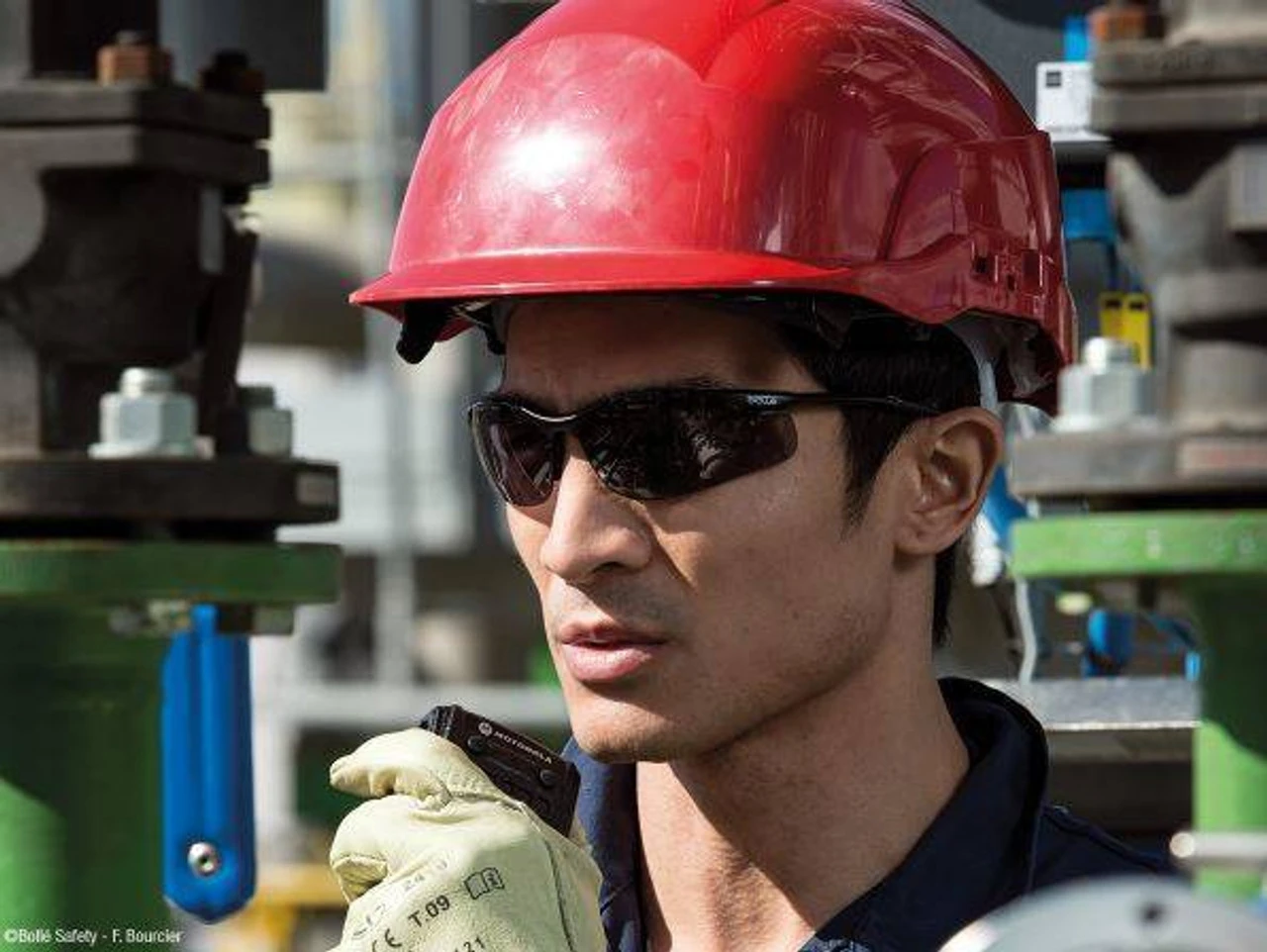 Bolle Contour Safety Glasses With Smoke PC ASAF Lenses 4 Bolle Contour Safety Glasses With Smoke PC ASAF Lenses - Image 2