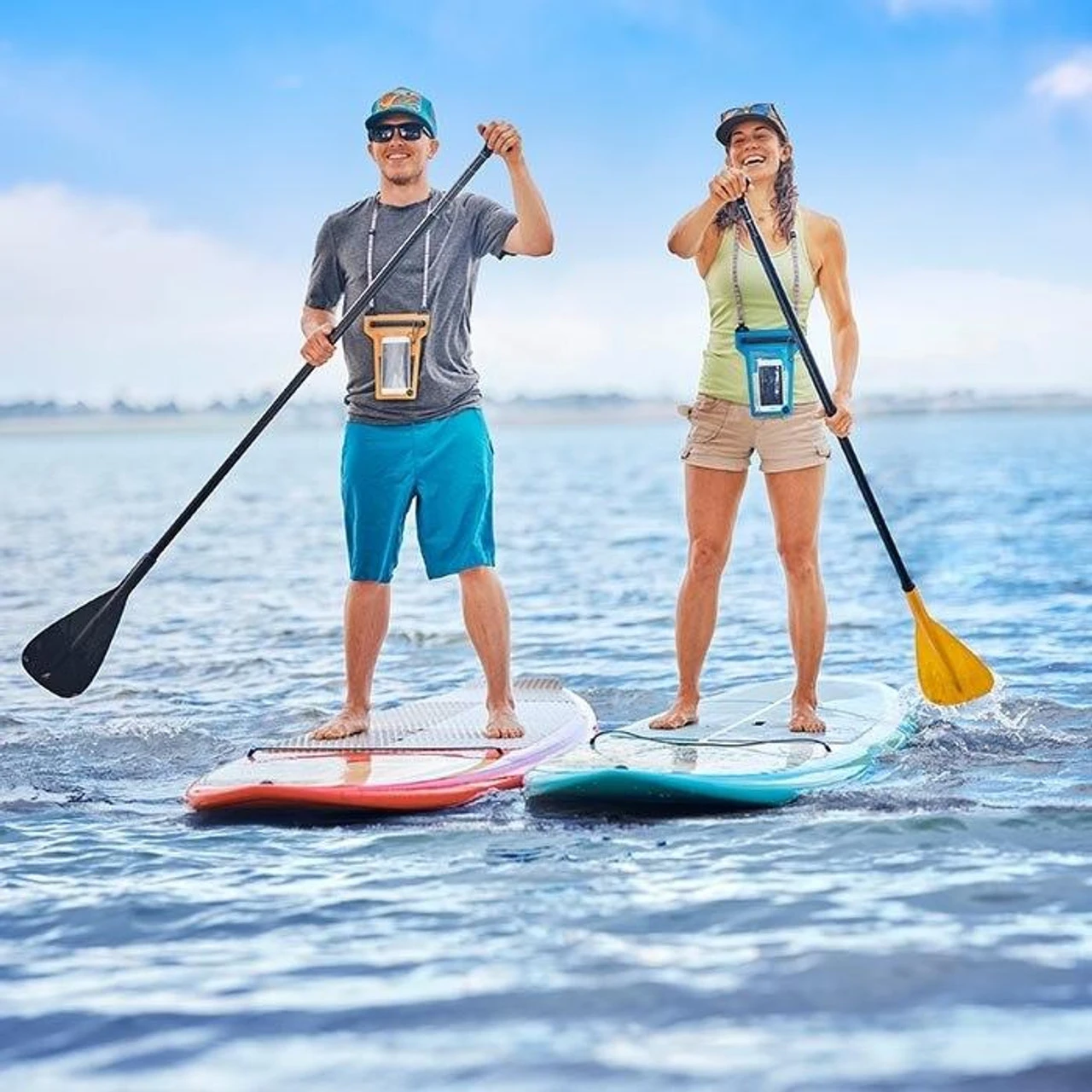 Nite Ize RunOff Waterproof Phone Pouch 4 Nite Ize RunOff Waterproof Phone Pouch - Image 2