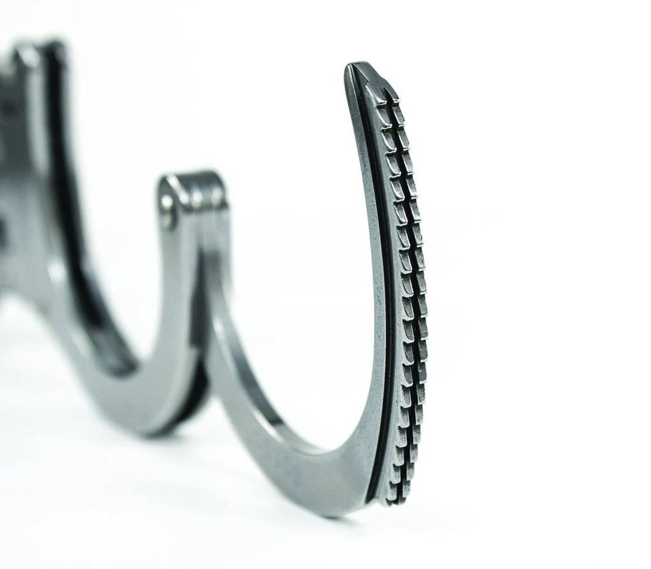 Schrade Professionals NIJ Approved Chain Link Handcuffs - CLOSEOUT 5 Schrade Professionals NIJ Approved Chain Link Handcuffs - CLOSEOUT - Image 3