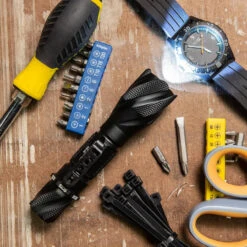 SOG Dark Energy 750A Flashlight -Outdoor Life Store sog dark energy 750a flashlight de 06 44791.1601523815