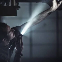 Streamlight Stinger 2020 Rechargeable LED Flashlight -Outdoor Life Store streamlight stinger 2020 rechargeable led flashlight 78101 26781.1602589154